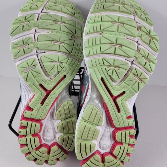 Brooks Ravenna 6 Womens Running Shoes
Size 6.5
E - Picture 7 of 12